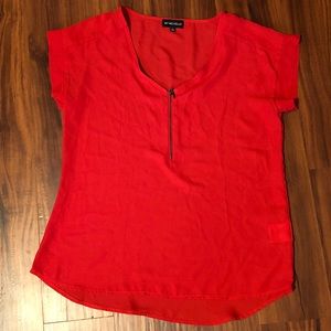 Red Top with Zipper ❣️